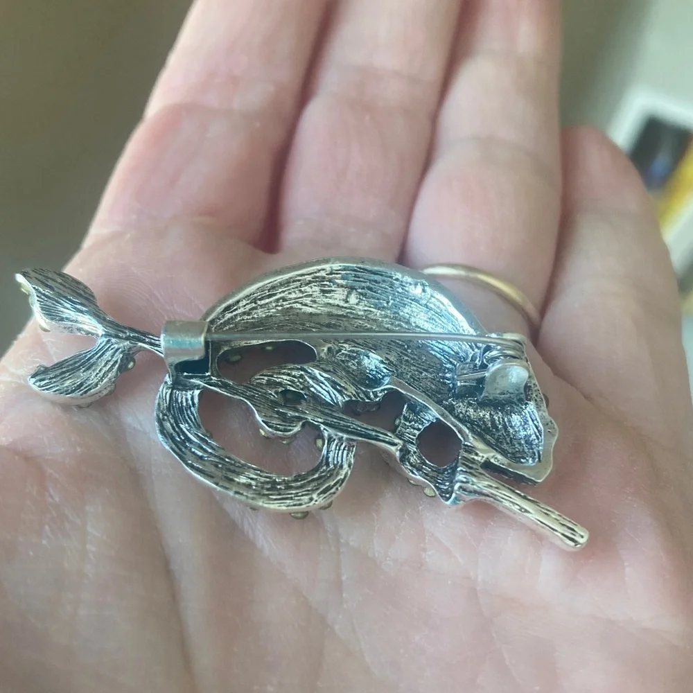 Vibrant Rhinestone Chameleon Brooch - Picture 7 of 8